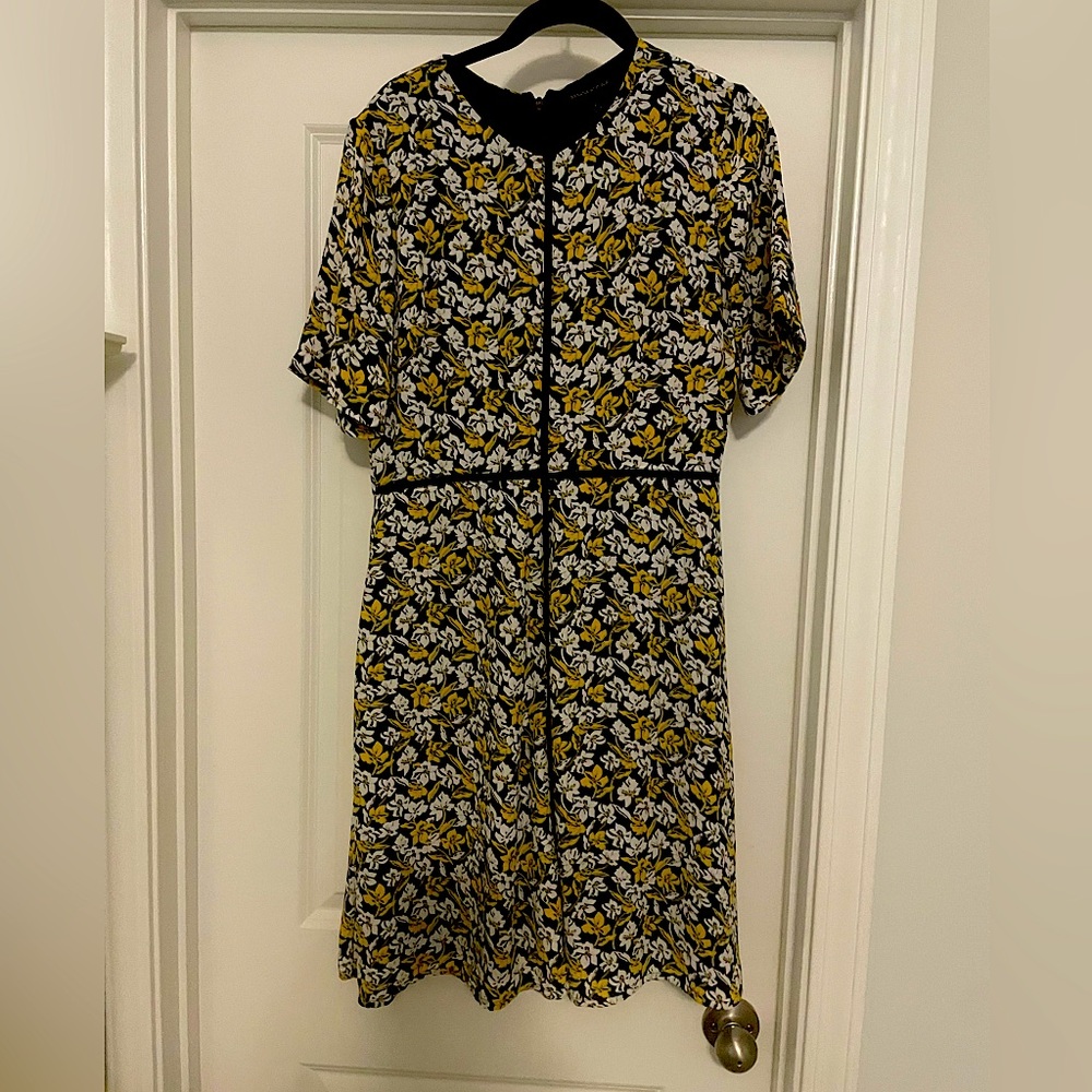 EUC Banana Republic floral dress